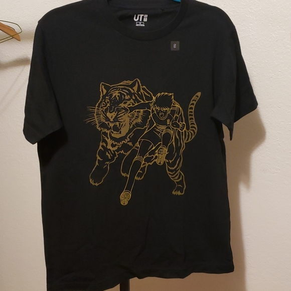 Uniqlo Other - 4/$10❗NWT Uniqlo T-shirt S black golden tiger